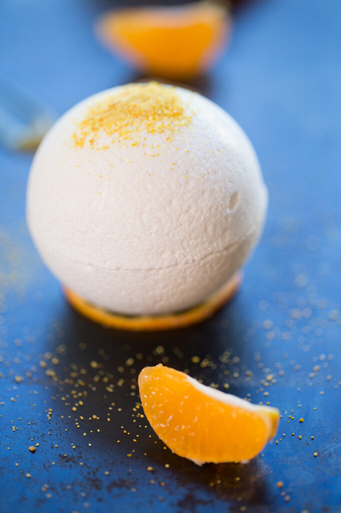 Boule de meringue et mandarine
