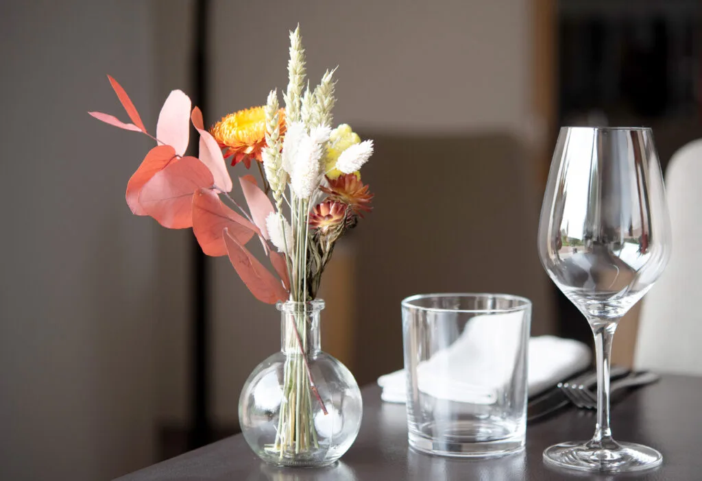 ambiance-salle-mise-table-restaurant-ala12