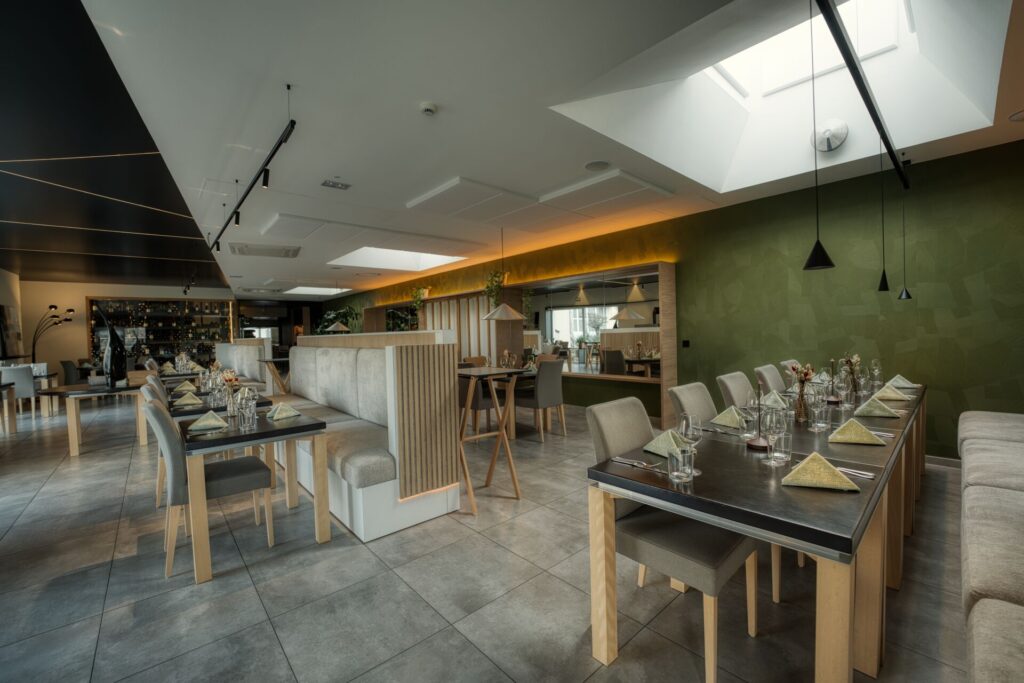 salle-gastronomique-vue-complete-ala12